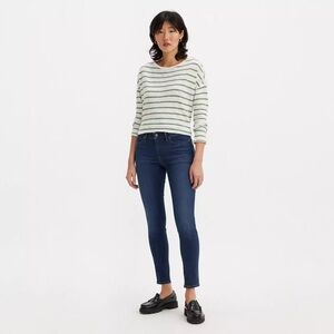 NWOT Levi’s 711 Skinny Size 25